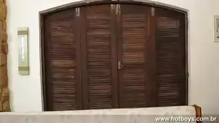 عصابة من الفحول تمارس الجنس والمص في حفلة جنس صاخبة