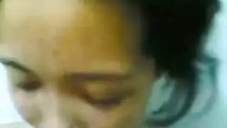 اختراق عميق: عربي يمدد كس الخادمة