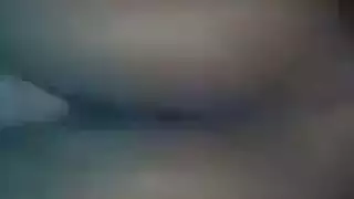 تخلع فستان زفافها لعملية جماع جماعي إباحي