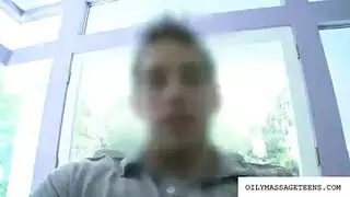 البداية الإباحية: آسيا كمال تُدَق