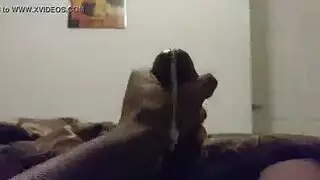 يجعلنا الديك الأسود ننسى جميعًا دروسنا التعليمية ، بينما نمرح في المطبخ