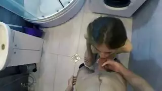  سمراء مراهقة ساخنة تتوسل للقذف في فتحتها الضيقة