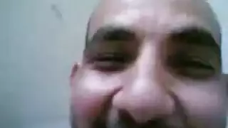 مصريه تكلمه ف الفون وتنام معاه