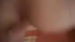 العاهرة الناضجة كاميليا تستمتع بجنس على الطريقة الإباحية والمرح بالثديين
