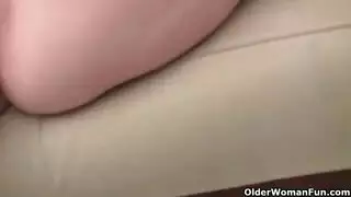 سكس مع امي في غرفةوهي نائمة