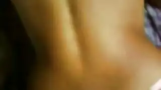 العاهرة الشقراء إيزابيل تعبد القضيب الصلب بفمها الجائع