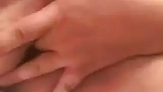حلمات هيثر تنتصب في هذا المشهد الإباحي