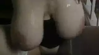 شب ينيك بنت مراهقه على سرير تصرخ