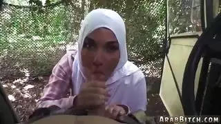 ربه منزل تايوانية مجس نبات