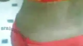 مترجم عربي في السرير نائمة