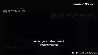 الزوج يضرب مؤخرة صديقتي في مشهد إباحي صريح