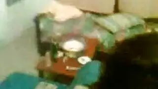 الرجل الجزائري يملأ فرج صديقته بالقضيب حتى الإفراغ