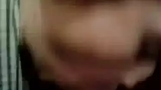 المرأة الأكبر سنًا الممتلئة تتوسل للنيك بقوة، تمص بمهارة، وتحلب زبه تمامًا