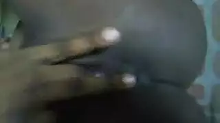مراهقة تصبح عارية تمامًا في جلسة خاصة