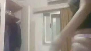 مستريس بنات ومعامله كلاب
