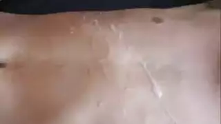مشهد إباحي: سوريات بمؤخرات ضخمة يأخذن كل شيء