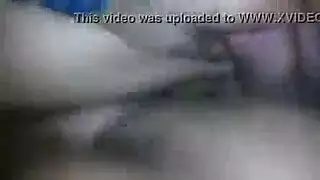 عاهرات بالكاد بالغات يعرضن أجسادهن