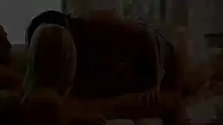 أمي اليائسة تريده صعباً وخشناً معي