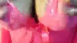 العسل الأسود يقطر بينما يُطلى وجهها بالمني