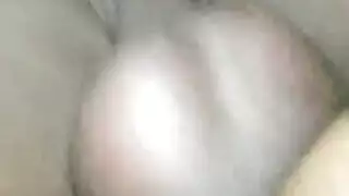 صديق قديم يمارس الجنس معي بقوة