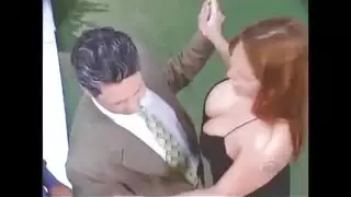 شغالة برازيلية نار جسم يهبل تمارس الأغراء على سيدها الشاب حتى تأتي به إلى الفراش