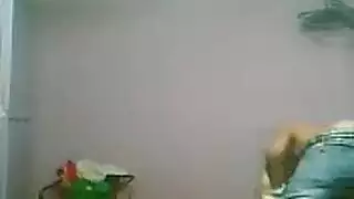 بينيك البت في حمام المدرسه