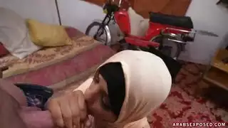محجبة عربية جميلة في إباحية حارة – مشهد جنسي جامح