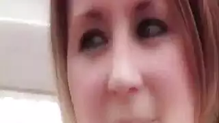 وضع الكلب حرفياً مع بنات الحظيرة