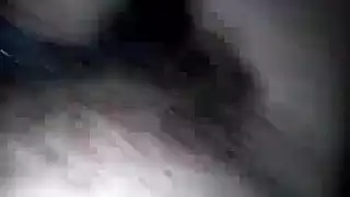 عاهرات إيرانيات يعرضن مآبطهن المشعرة أثناء ممارسة الجنس