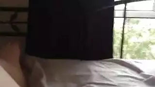 أم ناضجة تعلم ابنها كيف يمارس الجنس