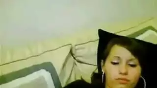 أرجل ناعمة فوق زب