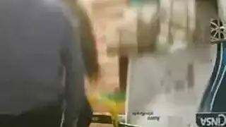ينيكها ويهديها في المخزن
