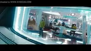أليس تلعب بفرجها في استمناء صريح