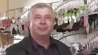إدخال يد خشن فتح حفرتها بقوة