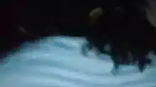 شاب مثلي مثار يتمزق فتحته في فيلم إباحي مثلي صريح