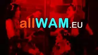 أوضة عرقية مختلطة: سمراوتان تحصلان على ثقوب مدمرة