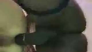 يمارس الجنس مع لي الكرات عميق وسأطلع لك