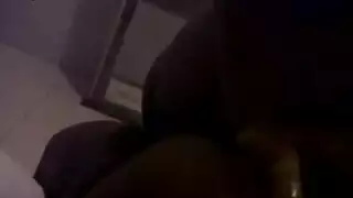 جلسة إيطالية إباحية: قضيب صلب يحرث عميلًا متحمسًا