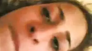 خروج ماء شهوة من كس