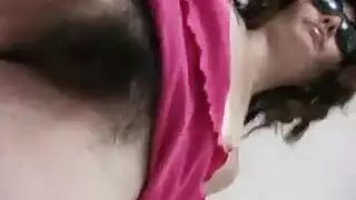 مراهقة مشعرة جامحة تُقذف داخلها في جنس جماعي