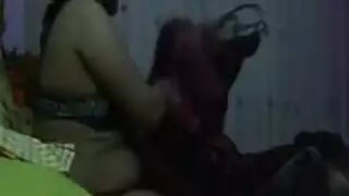 عراقيات جامحات يتأوهن انيكيني خلال مشهد إباحي مكثف
