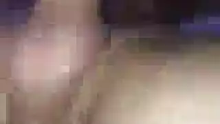 الأوساخ فتاة عارية الملبس عن قرب
