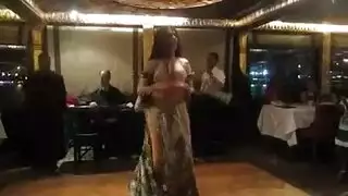 تغري وتقله سيب كلوتي مش هقلعه مصري سكس