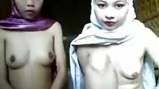 صور بنات تدليك بزاز صحبتها