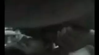 يفاجئ زوجته برجل اسود من الخلف