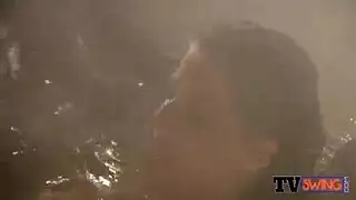 جنس في السيارة: ضرب مهبلي عميق في جانب الراكب