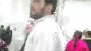 زوجات شهوانيات يحتجن للقضيب لكن رجلهن مشغول بالاستمناء لمقاطع إباحية