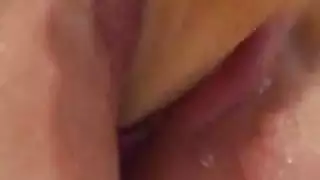 عجوز قذر في علاقة جنسية جماعية مع حريمه