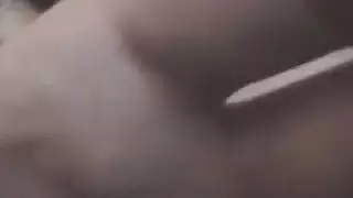 رجل عجوز قذر يمارس الجنس بقوة في مشهد إباحي صريح