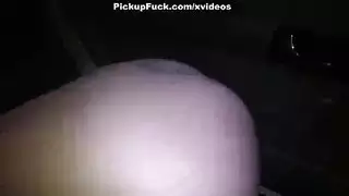 أداة حمار سمينة تمدد مؤخرتها وفرجها